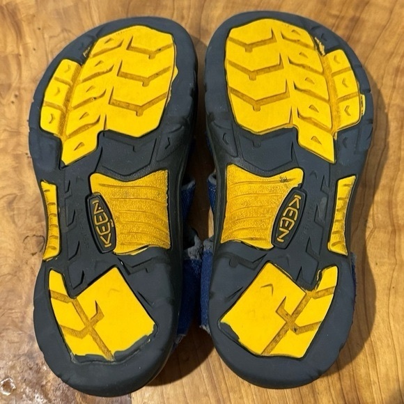 Keen Hybrid Waterproof Washable Youth Size 5 Sports Activewear Hiking Sandals - Picture 8 of 12